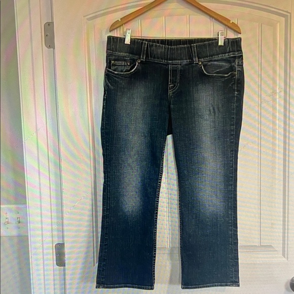 Lucky Brand lil  Maggie Maternity Crop Jeans Size 6 or medium - Picture 1 of 3